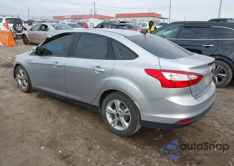 2014 Ford Focus Se z USA, uszkodzony, nr VIN 1FADP3F22EL457900